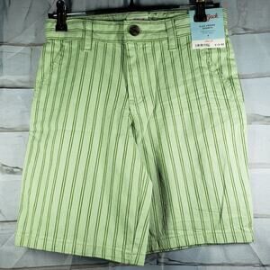 NWT Boys Cat & Jack size 8 Flat Front Shorts in Green